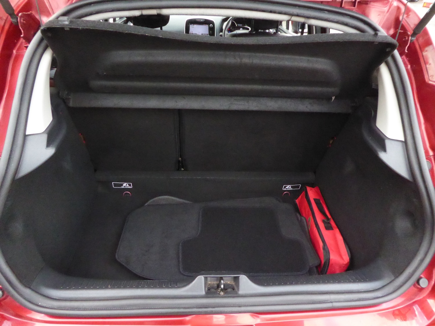 Used Renault Clio 2017 for sale - 76429392: Photo 16