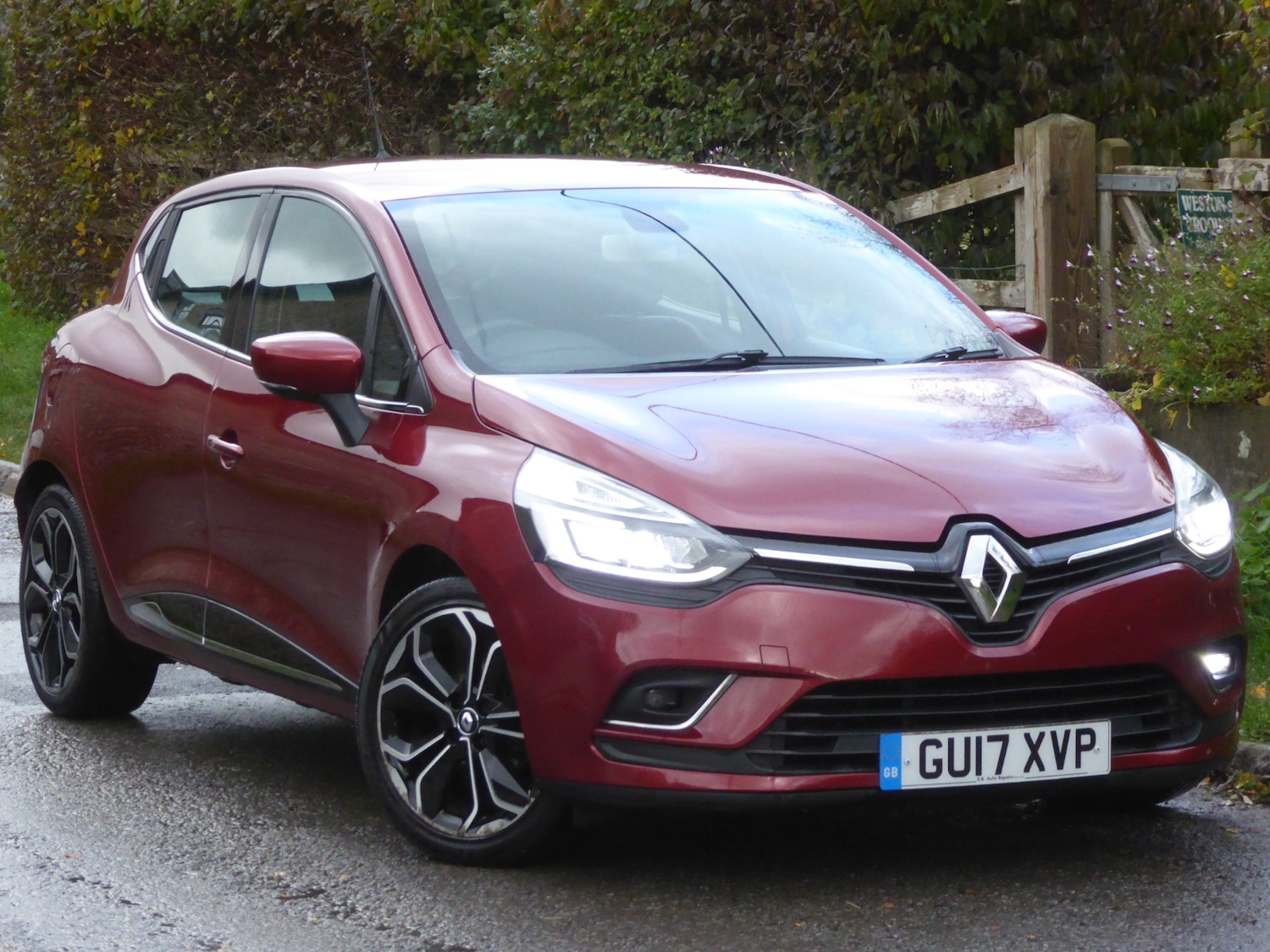 Used Renault Clio 2017 for sale - 76429392: Photo 2