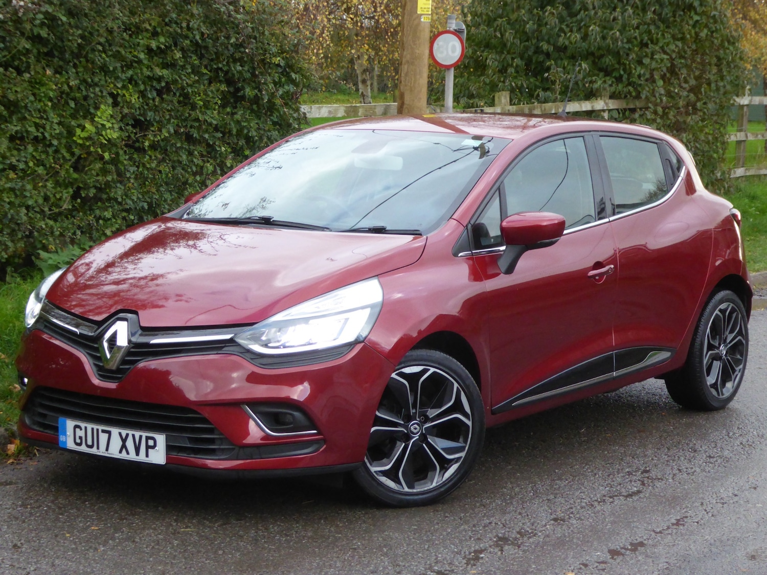 Used Renault Clio 2017 for sale - 76429392: Photo 30