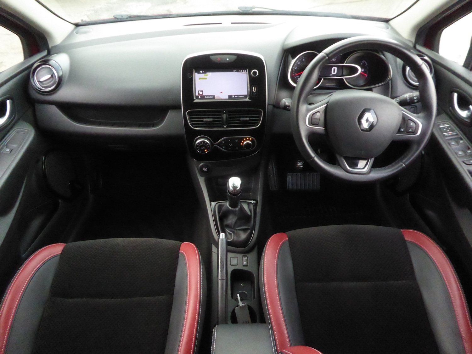 Used Renault Clio 2017 for sale - 76429392: Photo 9