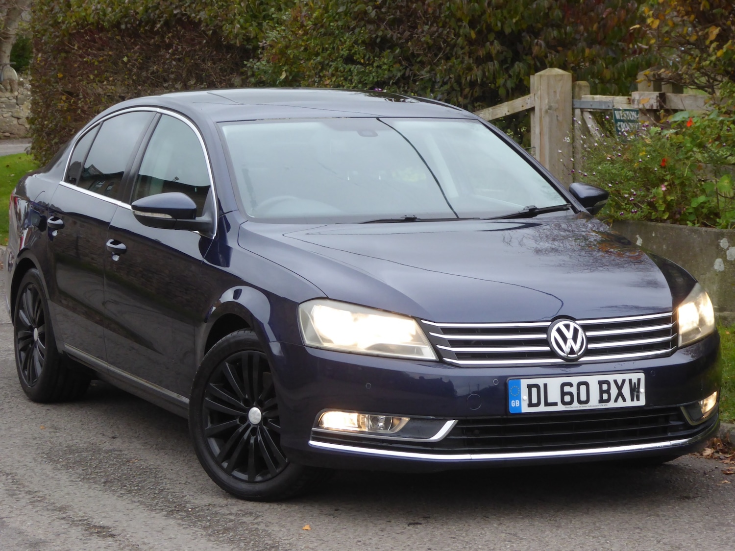 Used Volkswagen Passat 2011 for sale - 76492315: Photo 2