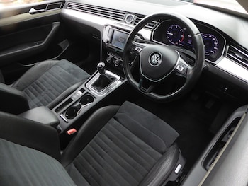 Used Volkswagen Passat 2016 for sale - 77781548: Photo