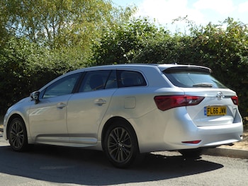 Used Toyota Avensis 2016 for sale - 79459744: Photo