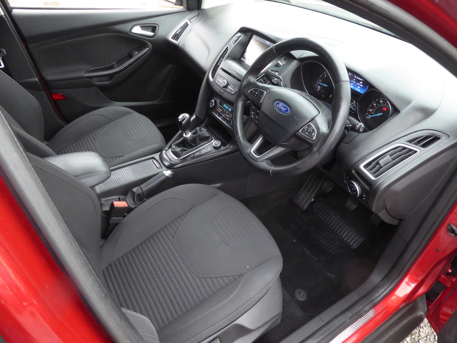 Used Ford Focus 2015 for sale - 76878003: Photo 15