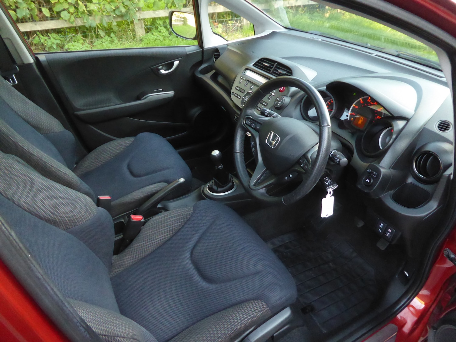 Used Honda Jazz 2014 for sale - 76026906: Photo 15