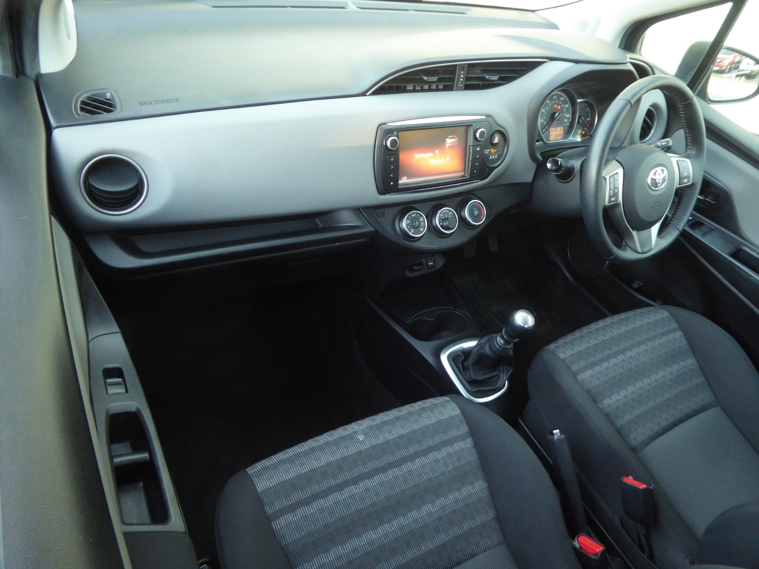 Used Toyota Yaris 2016 for sale - 76766934: Photo 10