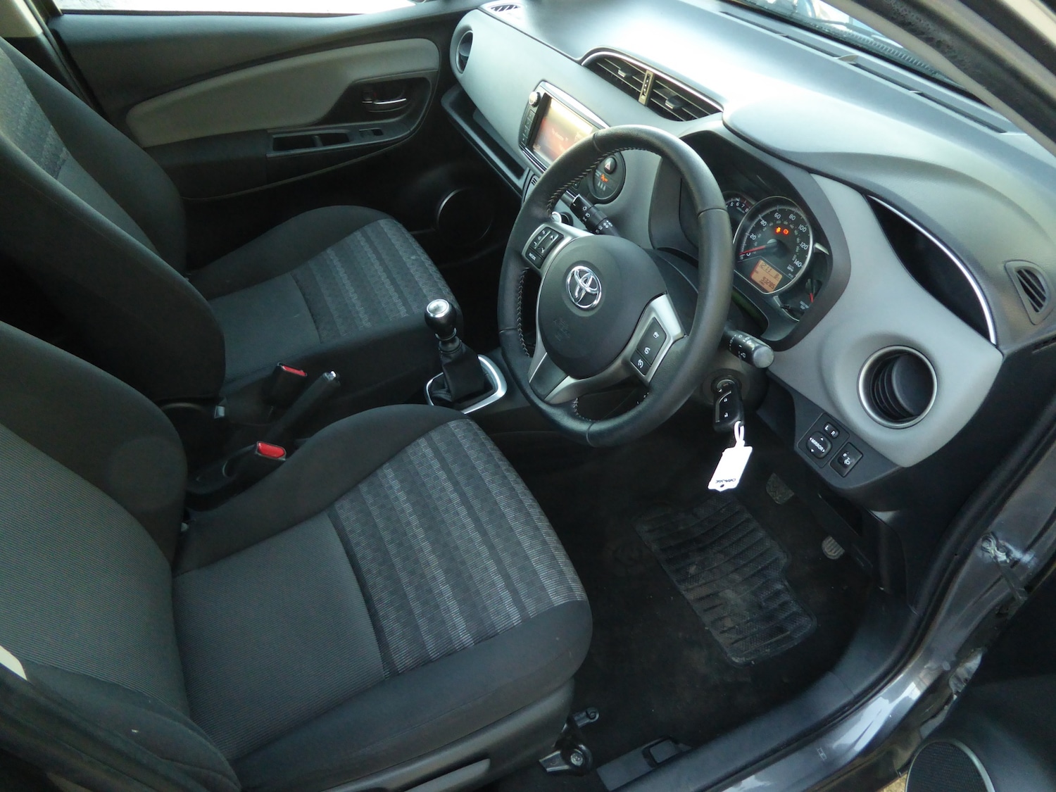 Used Toyota Yaris 2016 for sale - 76766934: Photo 15