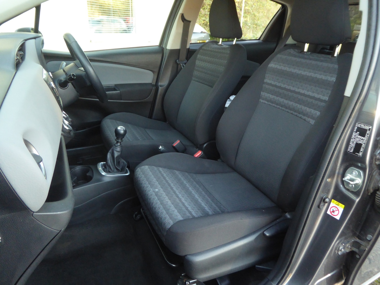 Used Toyota Yaris 2016 for sale - 76766934: Photo 19