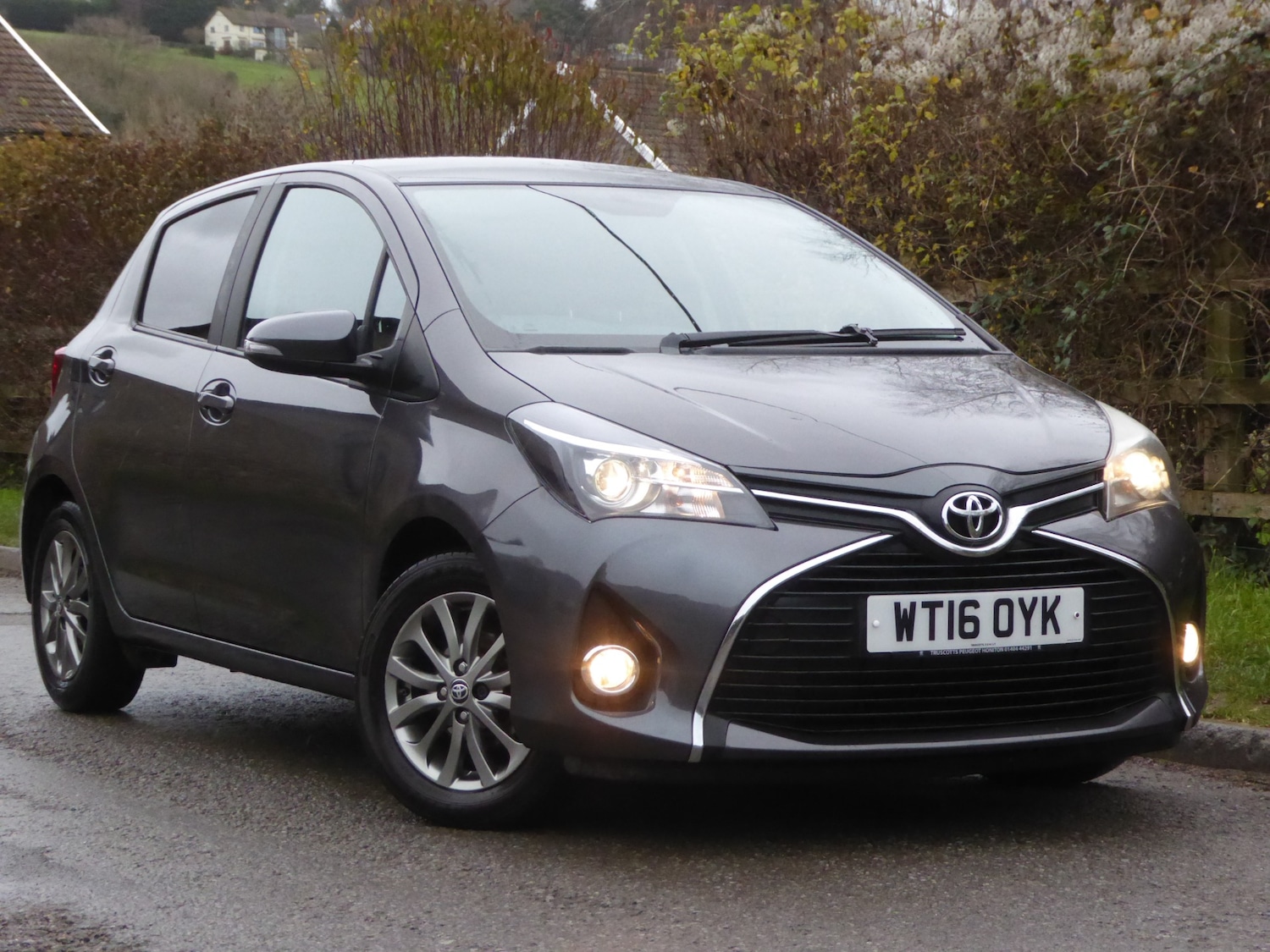 Used Toyota Yaris 2016 for sale - 76766934: Photo 2