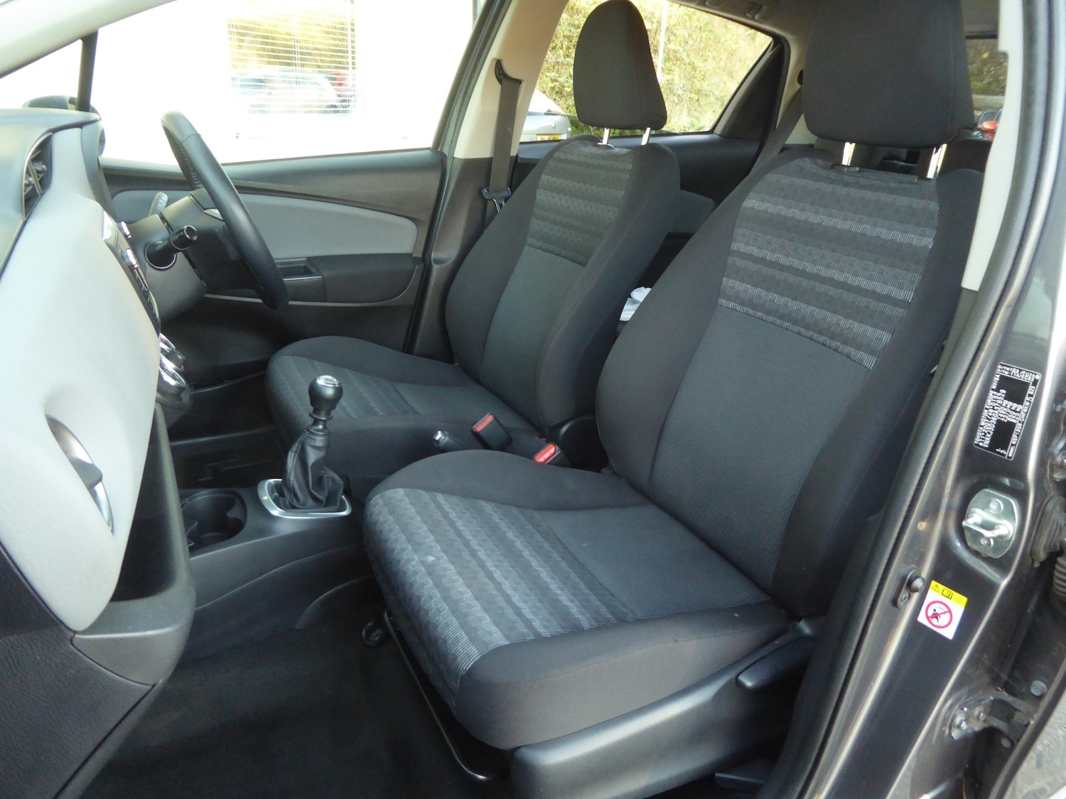 Used Toyota Yaris 2016 for sale - 76766934: Photo 20