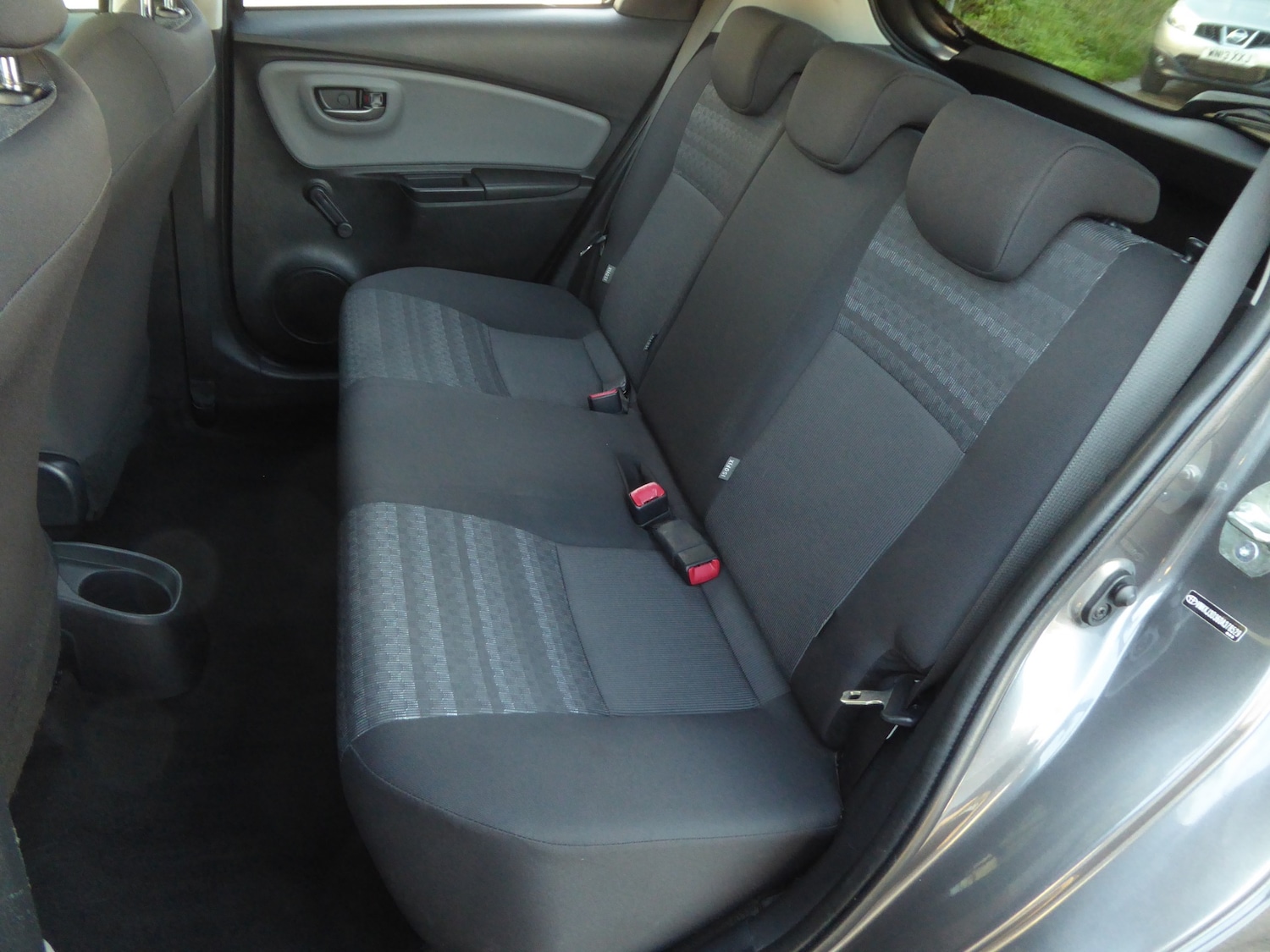 Used Toyota Yaris 2016 for sale - 76766934: Photo 23