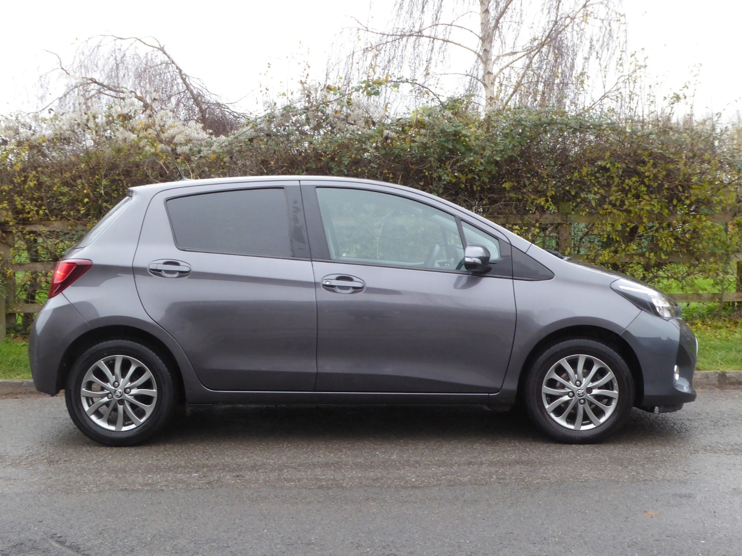 Used Toyota Yaris 2016 for sale - 76766934: Photo 5