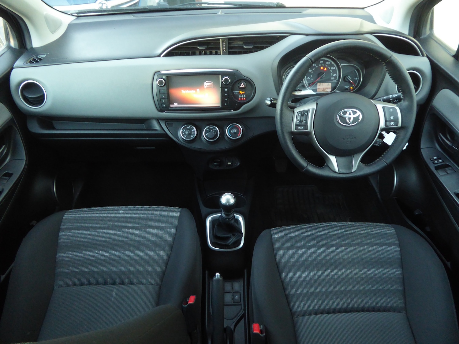Used Toyota Yaris 2016 for sale - 76766934: Photo 9