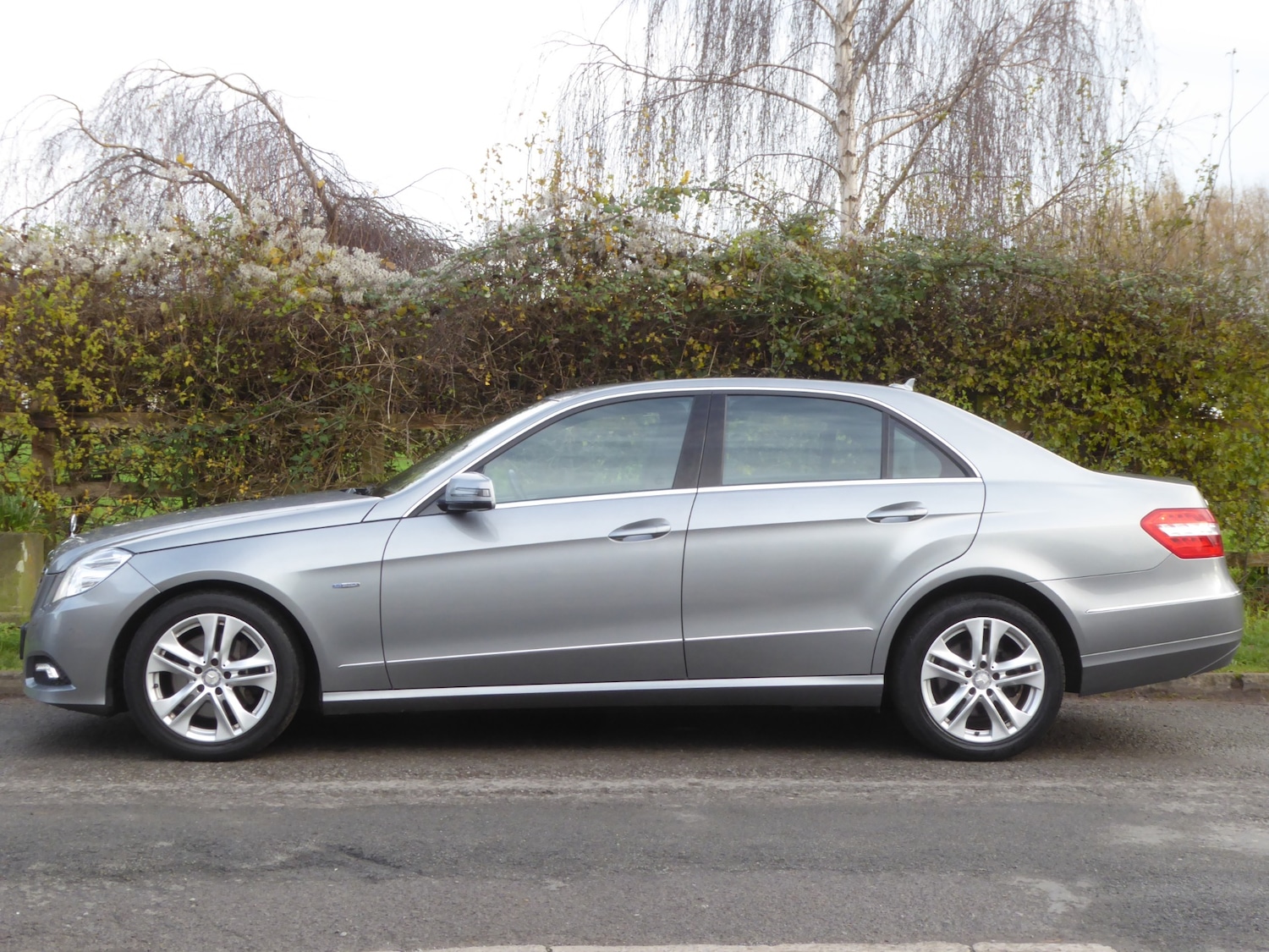 Used Mercedes-Benz E Class 2010 for sale - 76766547: Photo 10