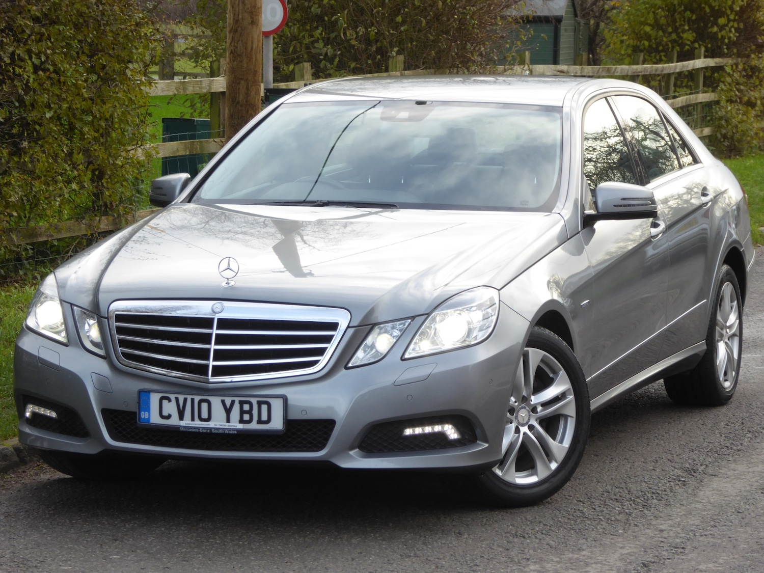 Used Mercedes-Benz E Class 2010 for sale - 76766547: Photo 16