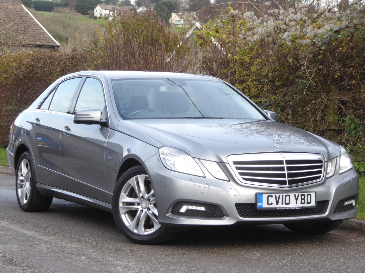 Used Mercedes-Benz E Class 2010 for sale - 76766547: Photo 2