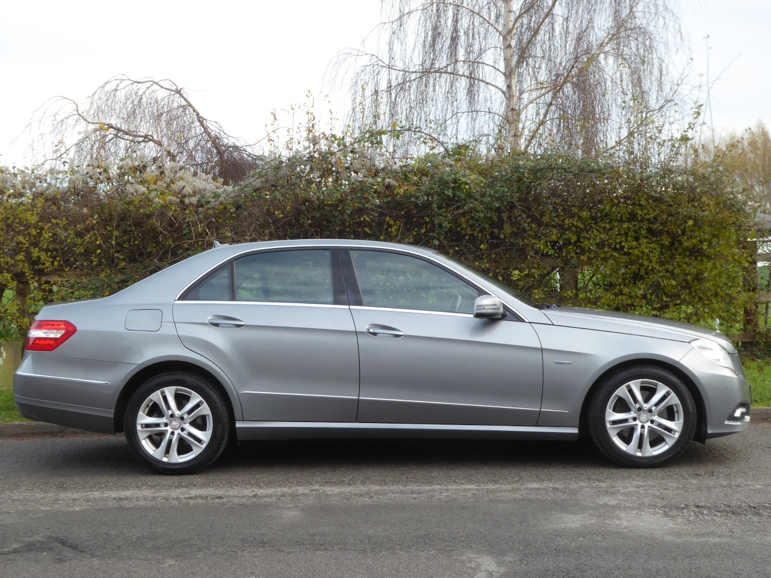 Used Mercedes-Benz E Class 2010 for sale - 76766547: Photo 9