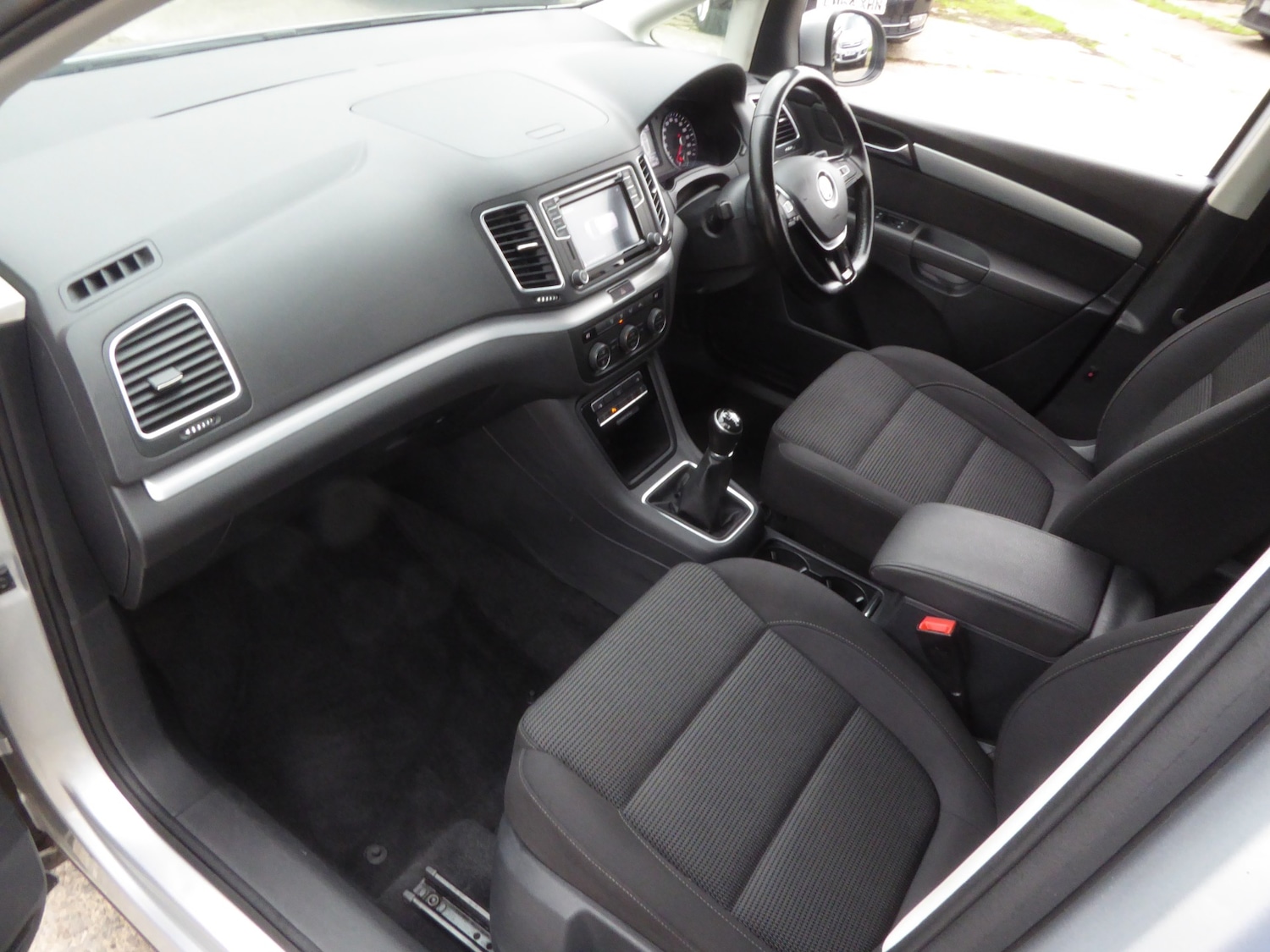 Used Volkswagen Sharan 2017 for sale - 76301998: Photo 11