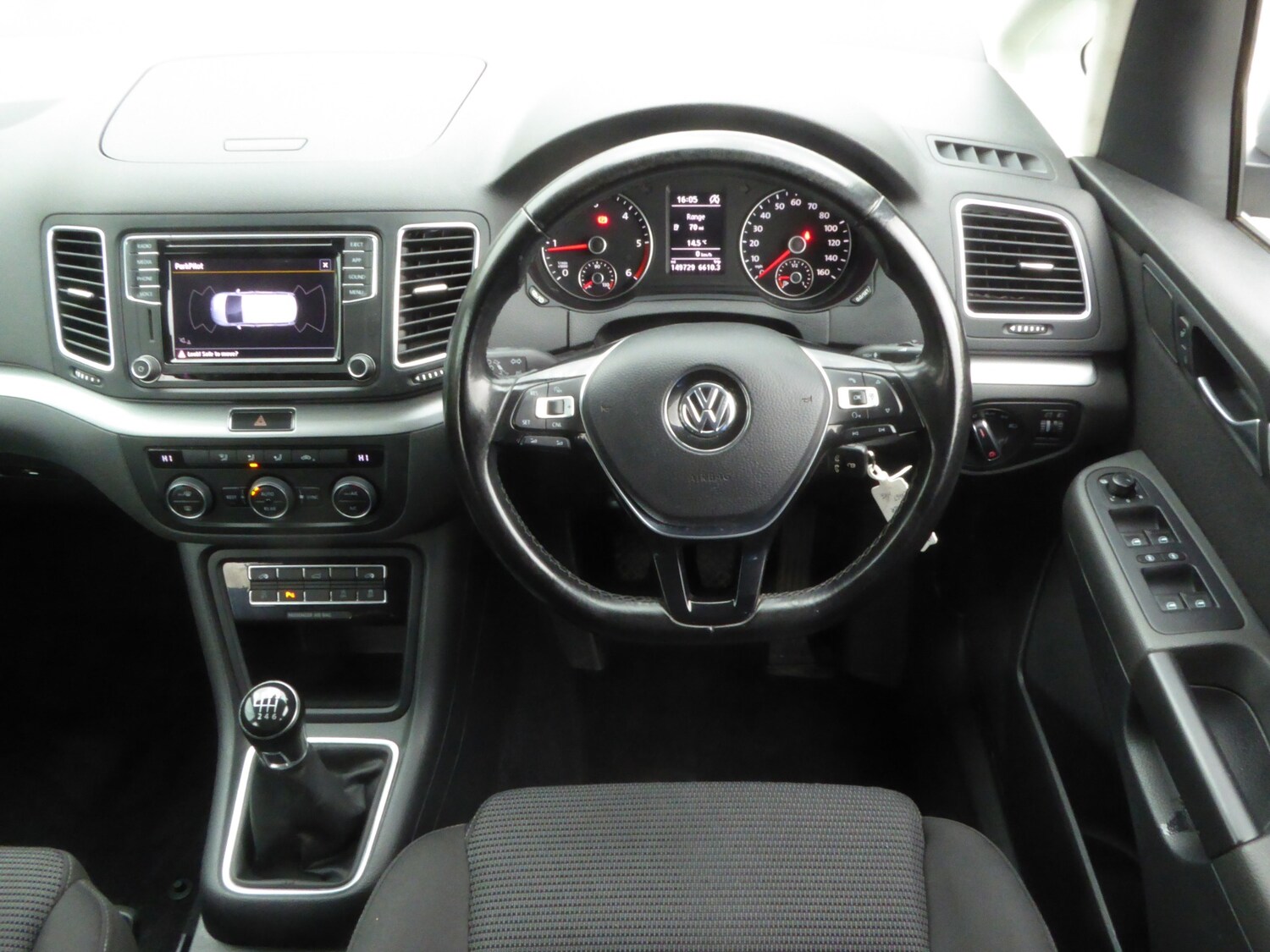 Used Volkswagen Sharan 2017 for sale - 76301998: Photo 8