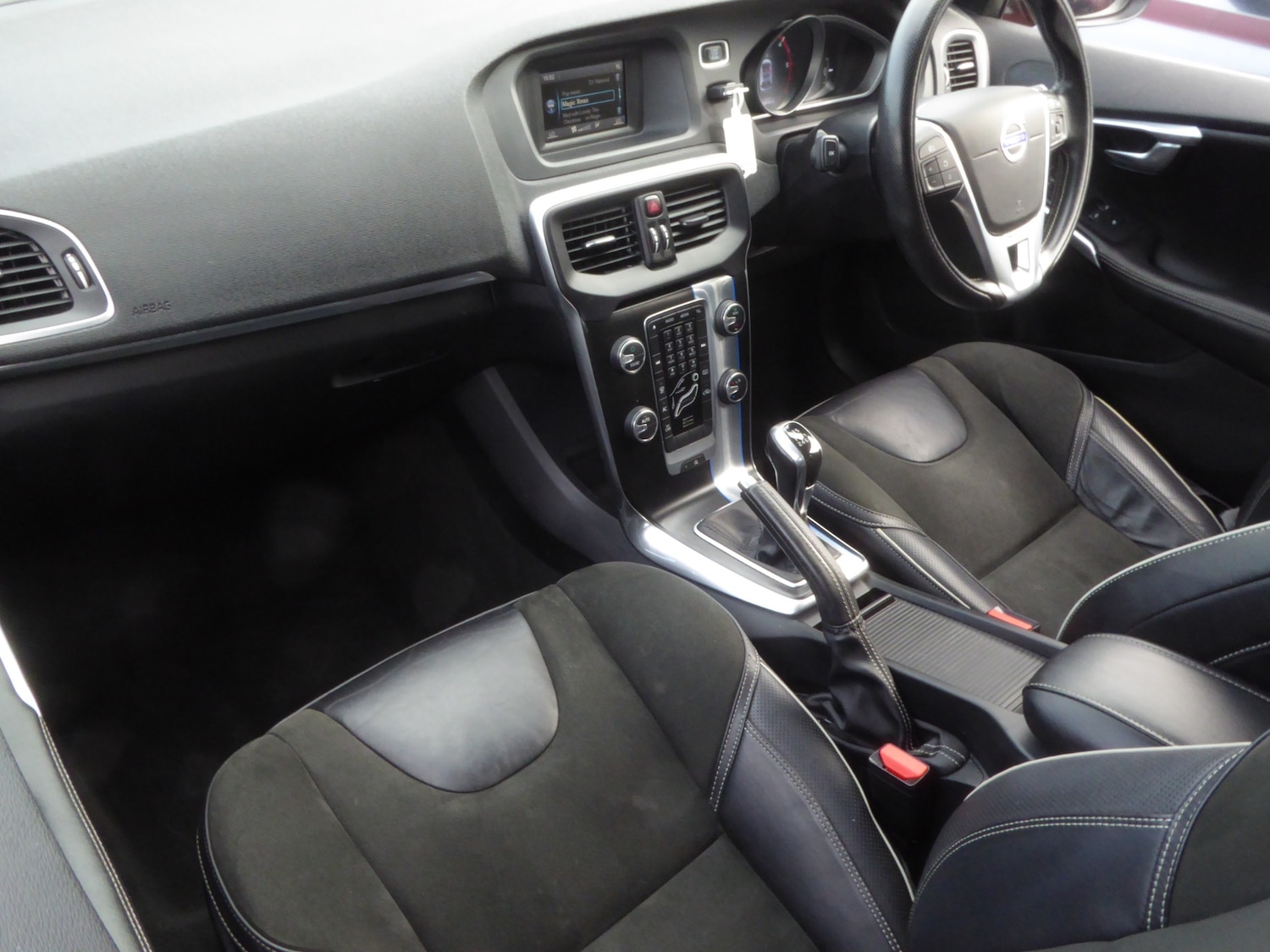 Used Volvo V40 2016 for sale - 75995835: Photo 11