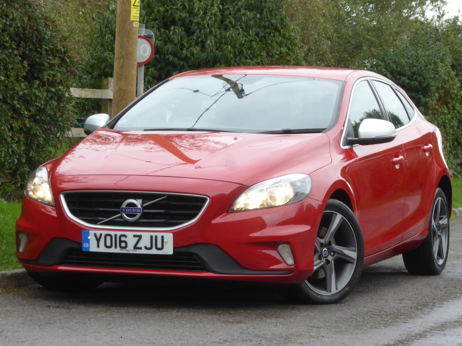Used Volvo V40 2016 for sale - 75995835: Photo 2