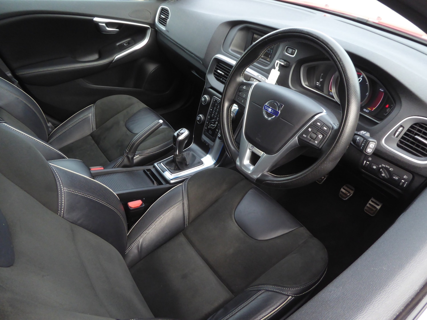 Used Volvo V40 2016 for sale - 75995835: Photo 7