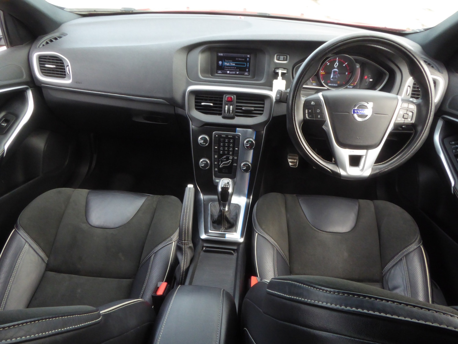 Used Volvo V40 2016 for sale - 75995835: Photo 9