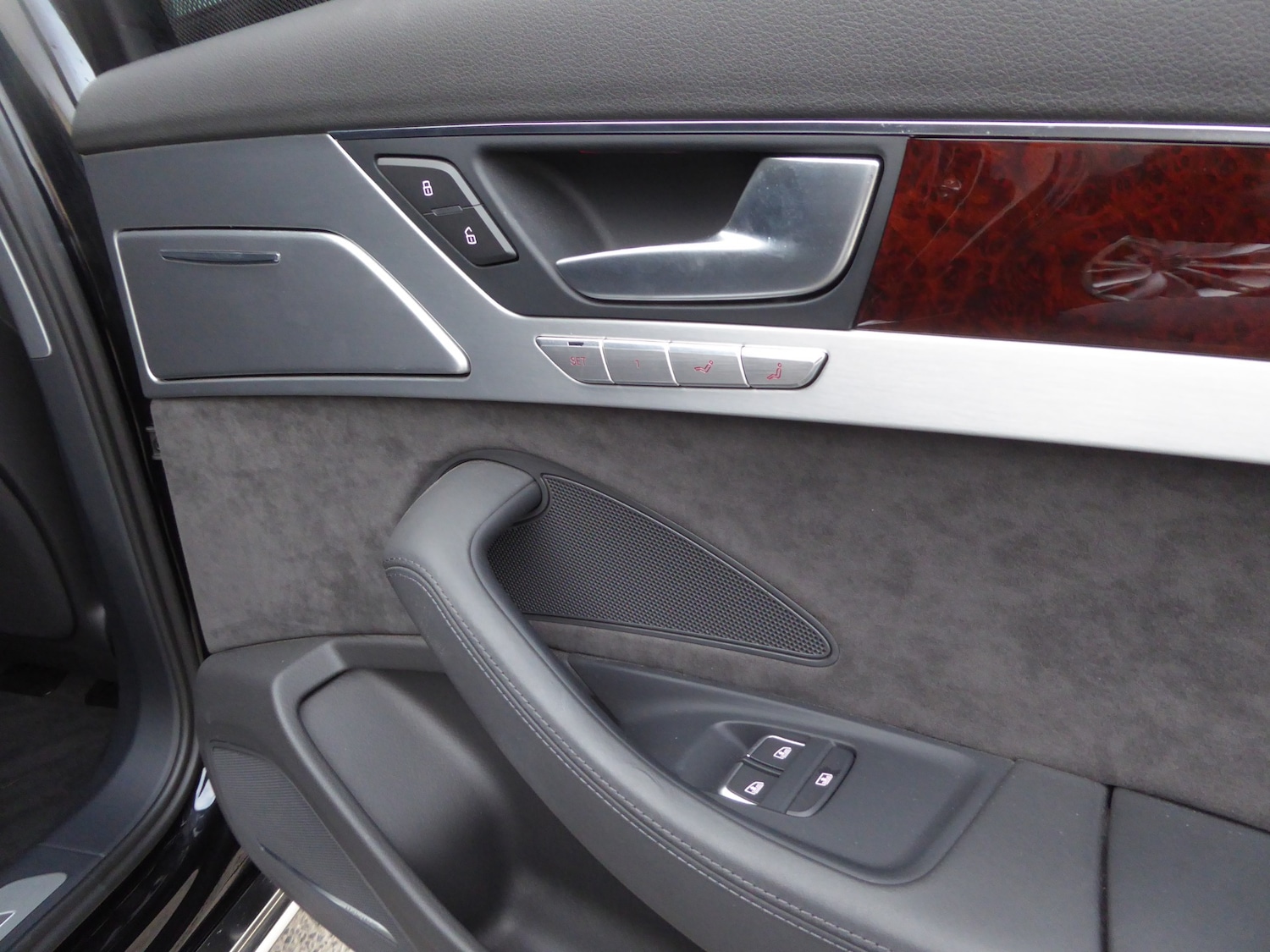 Used Audi A8 2013 for sale - 77733378: Photo 24