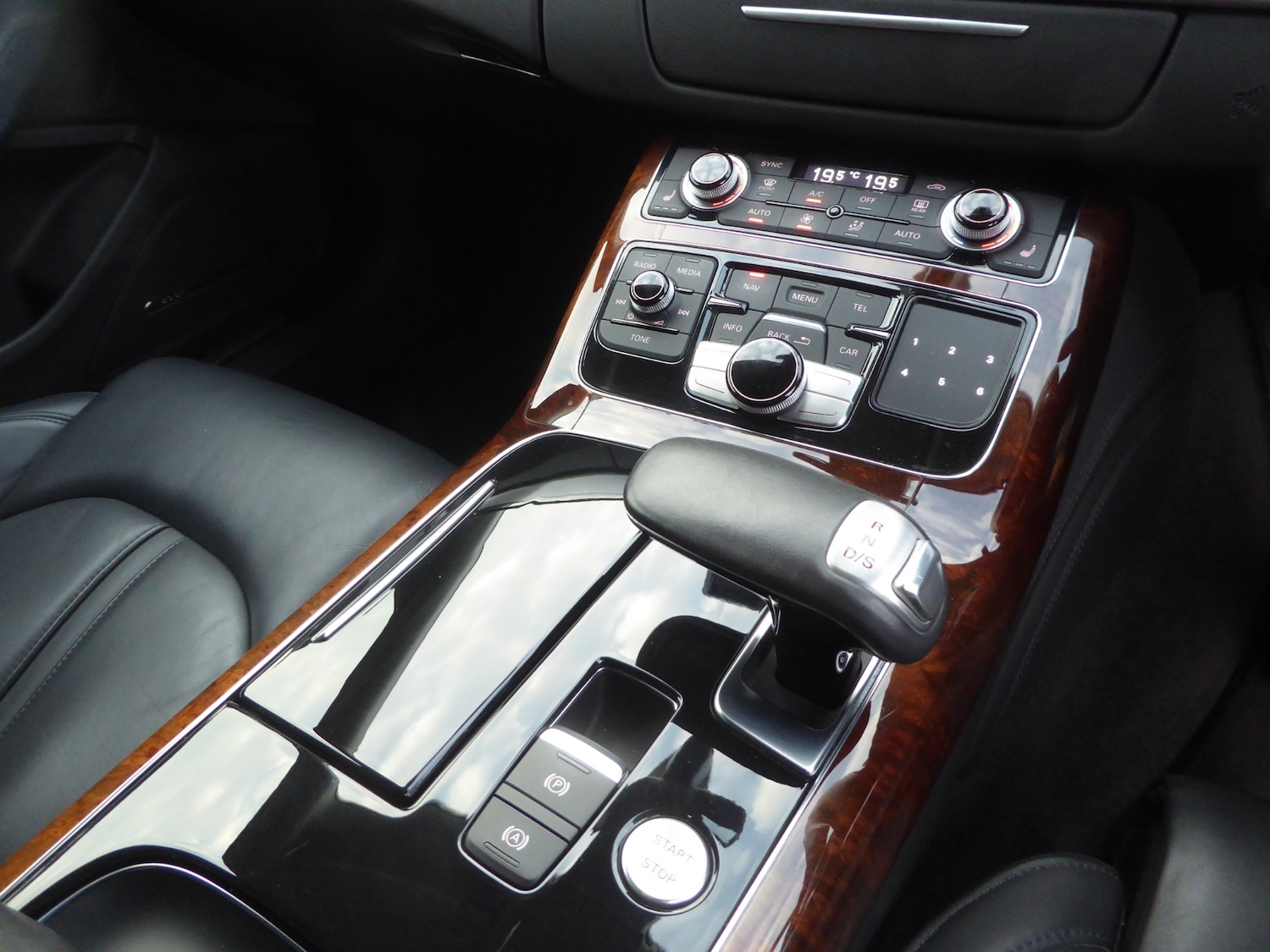 Used Audi A8 2013 for sale - 77733378: Photo 32