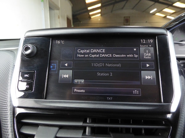 Used Peugeot 2008 2016 for sale - 76079920: Photo 17