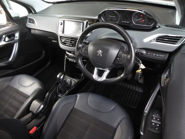 Used Peugeot 2008 2016 for sale - 76079920: Photo 18