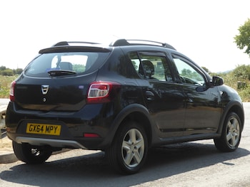 Used Dacia Sandero Stepway 2015 for sale - 79342402: Photo