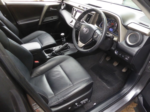 Used Toyota RAV4 2014 for sale - 76184184: Photo 12
