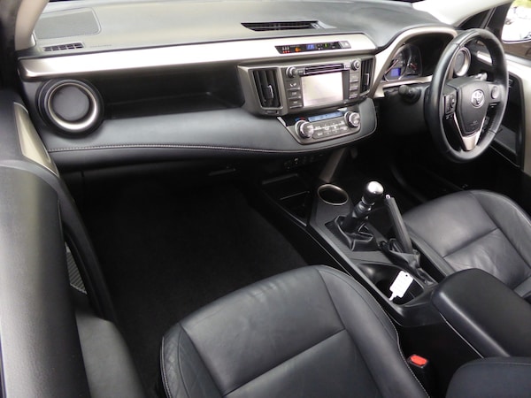 Used Toyota RAV4 2014 for sale - 76184184: Photo 13
