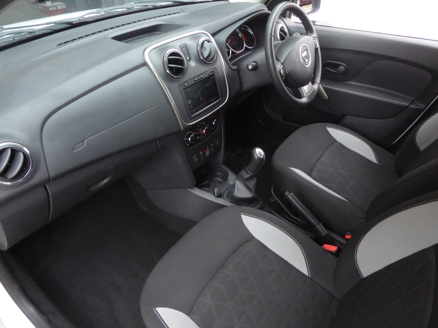 Used Dacia Sandero Stepway 2014 for sale - 77492753: Photo 16