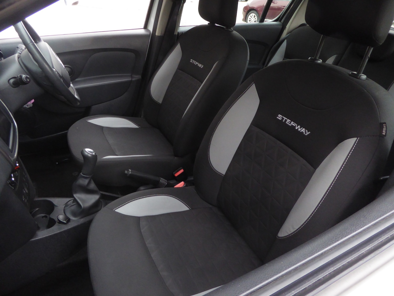 Used Dacia Sandero Stepway 2014 for sale - 77492753: Photo 18