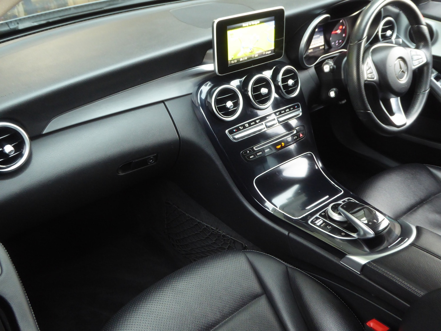 Used Mercedes-Benz C Class 2015 for sale - 77137231: Photo 11