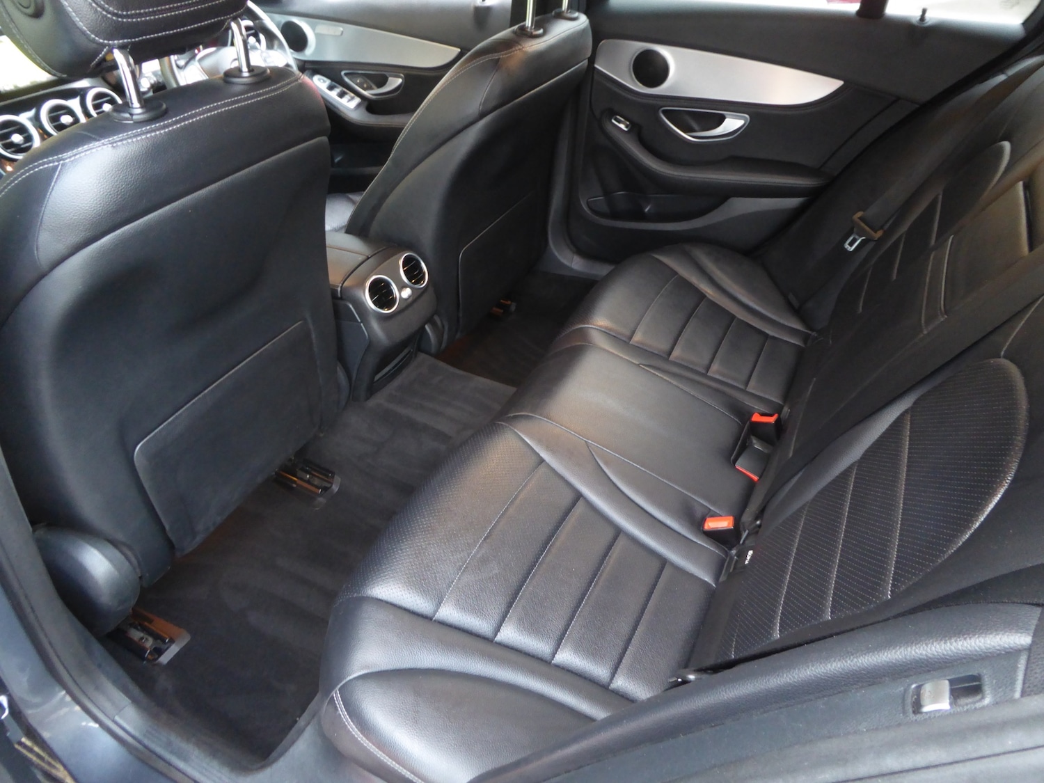 Used Mercedes-Benz C Class 2015 for sale - 77137231: Photo 33