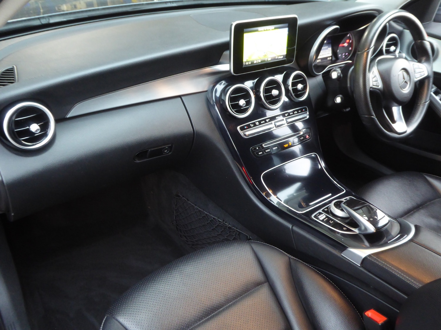 Used Mercedes-Benz C Class 2015 for sale - 77137231: Photo 34