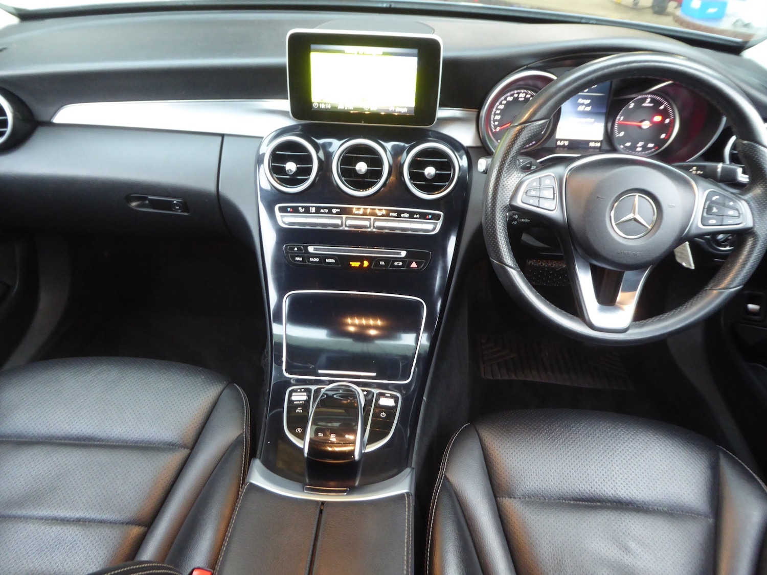 Used Mercedes-Benz C Class 2015 for sale - 77137231: Photo 9