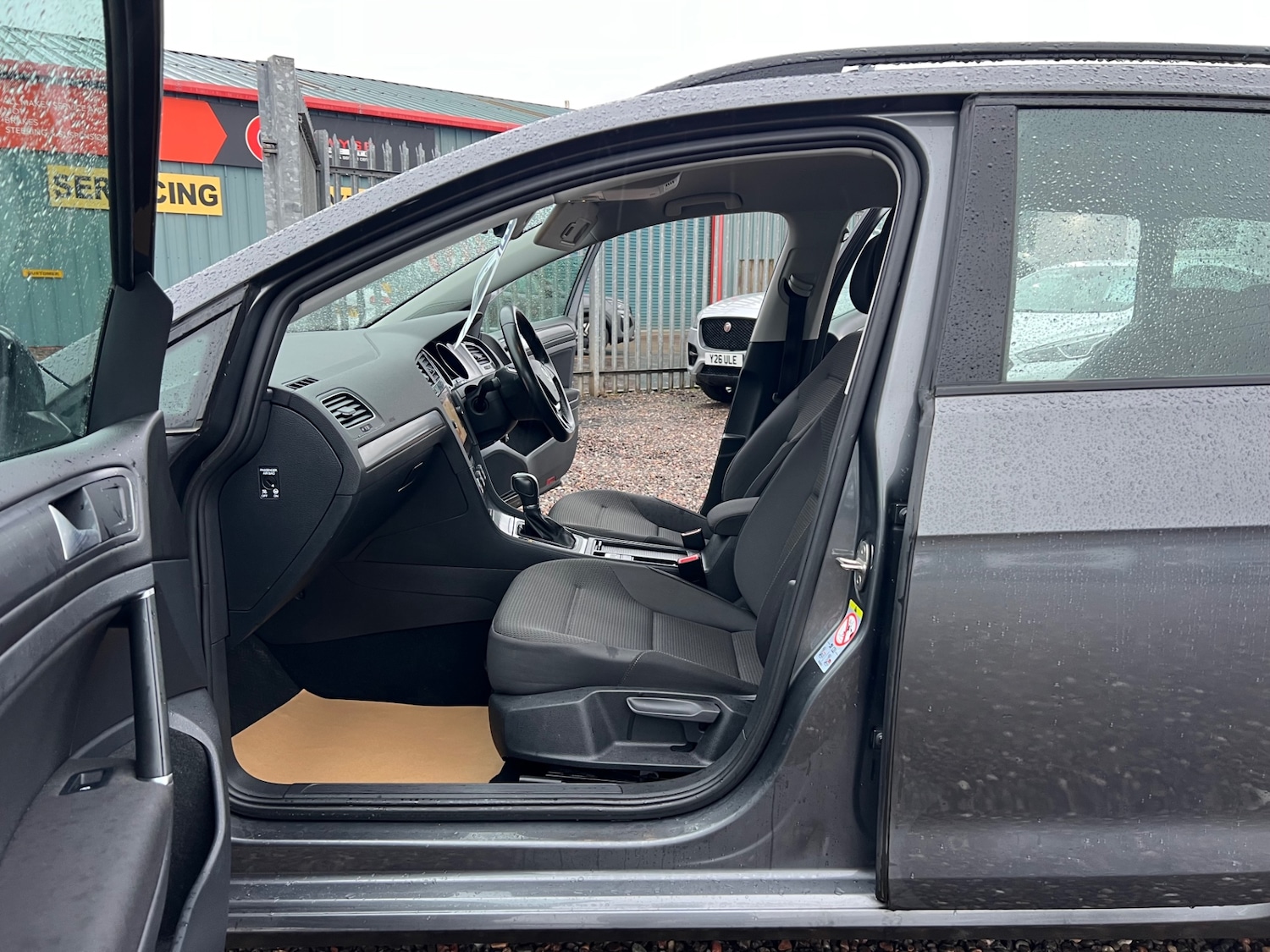 Used Volkswagen Golf 2017 for sale - 77256054: Photo 14