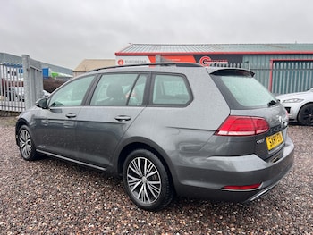 Used Volkswagen Golf 2017 for sale - 77256054: Photo