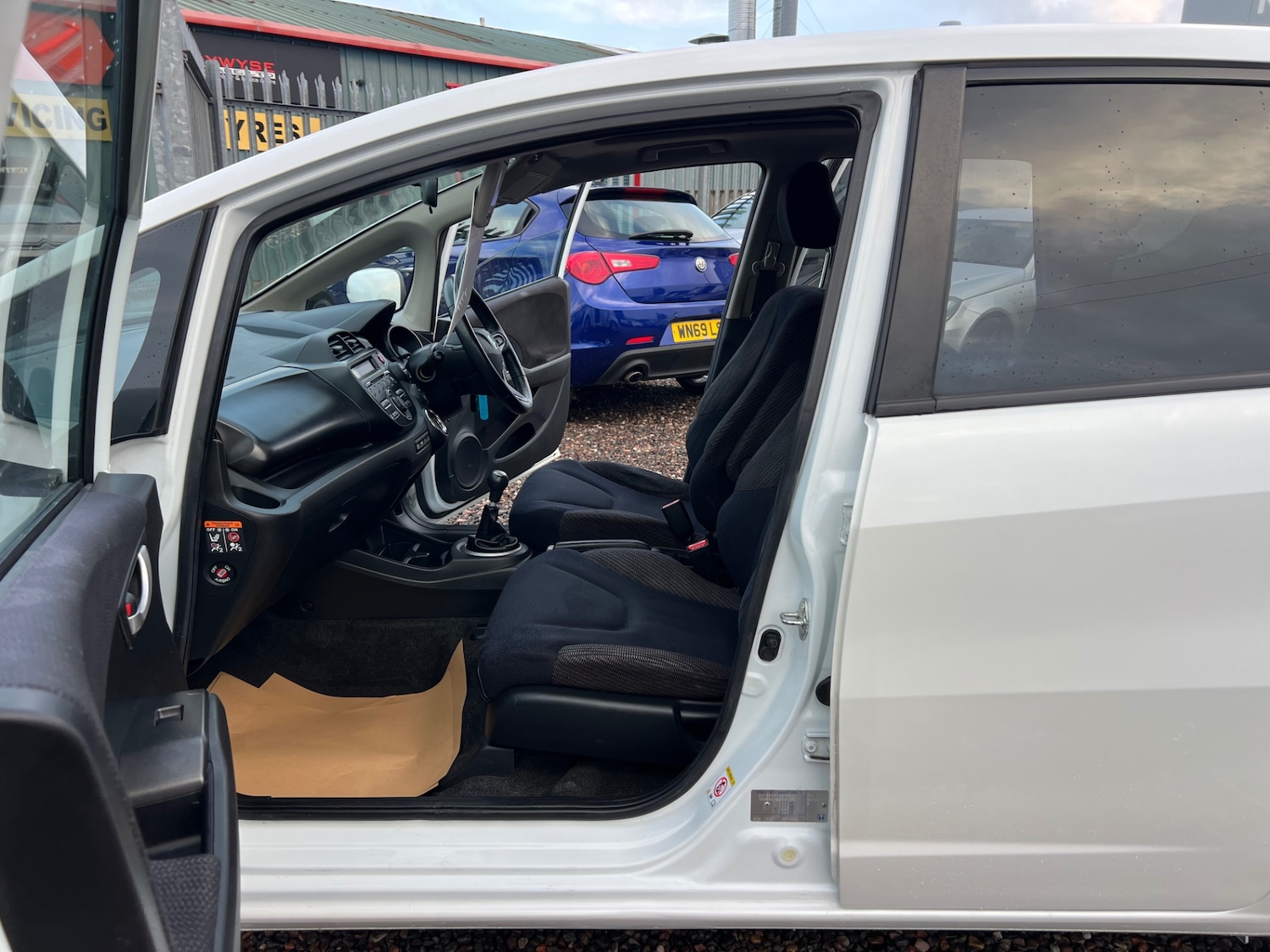 Used Honda Jazz 2014 for sale - 77261981: Photo 13