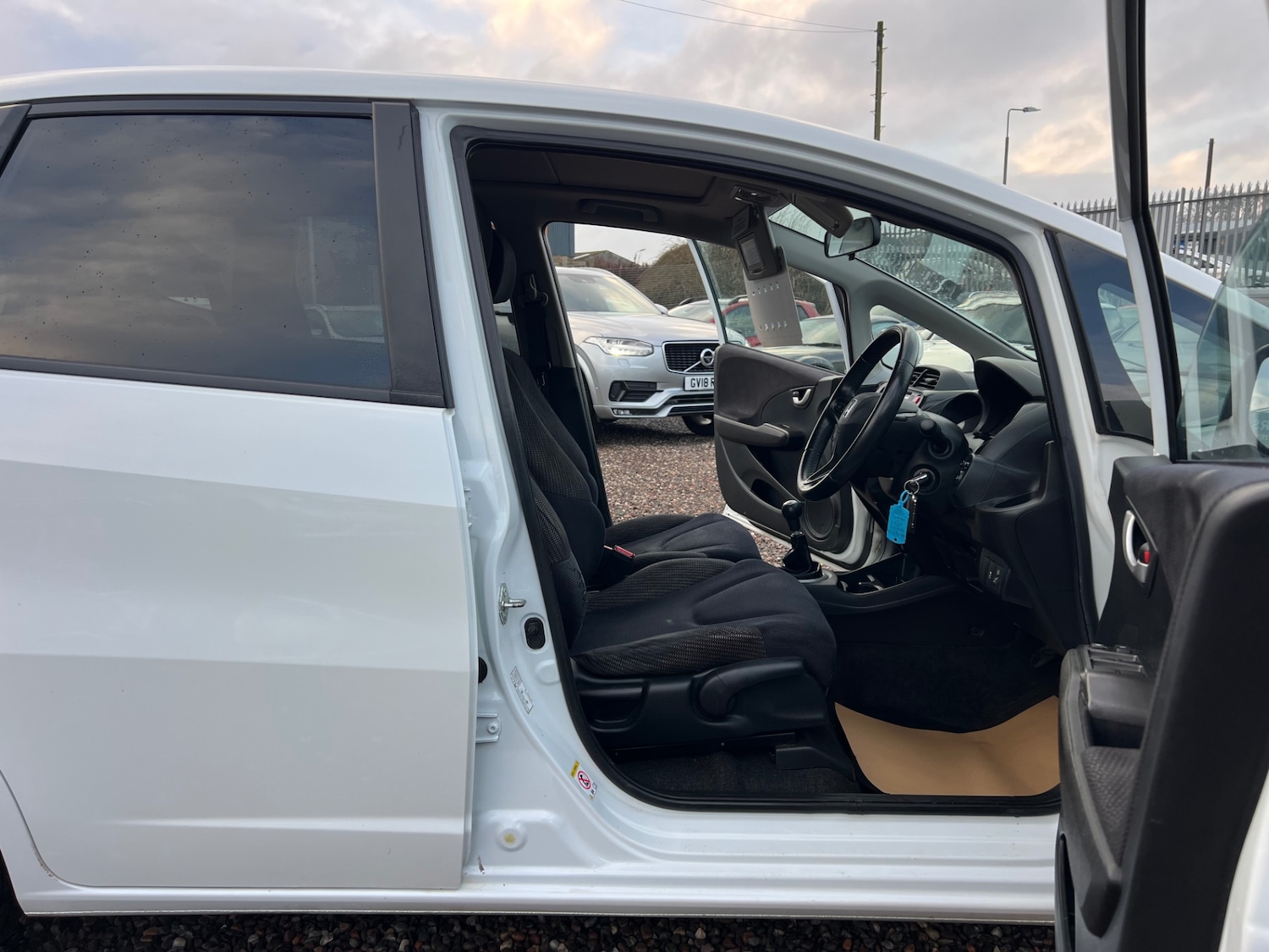 Used Honda Jazz 2014 for sale - 77261981: Photo 8