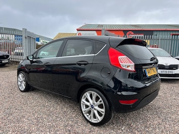 Used Ford Fiesta 2017 for sale - 78040209: Photo