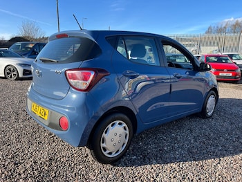 Used Hyundai i10 2018 for sale - 77584861: Photo