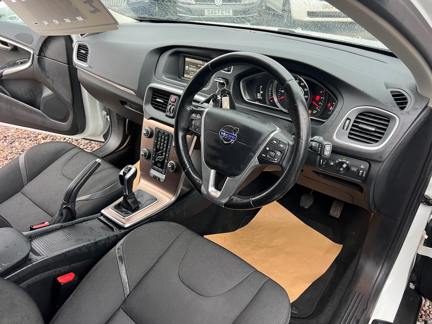 Used Volvo V40 2015 for sale - 77385433: Photo 10