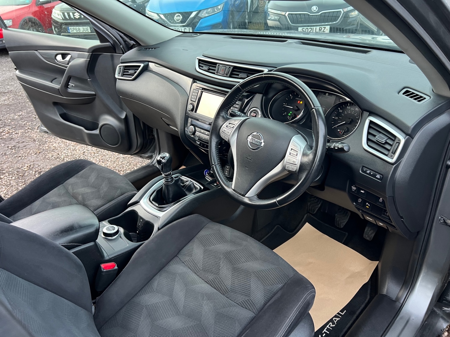 Used Nissan X-Trail 2017 for sale - 76415011: Photo 11