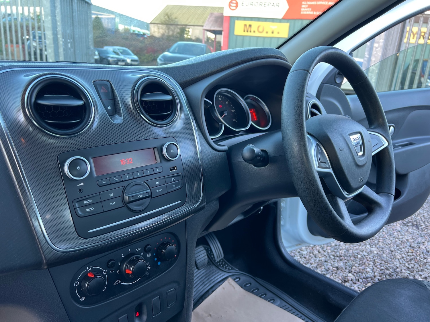 Used Dacia Sandero Stepway 2017 for sale - 76384137: Photo 15