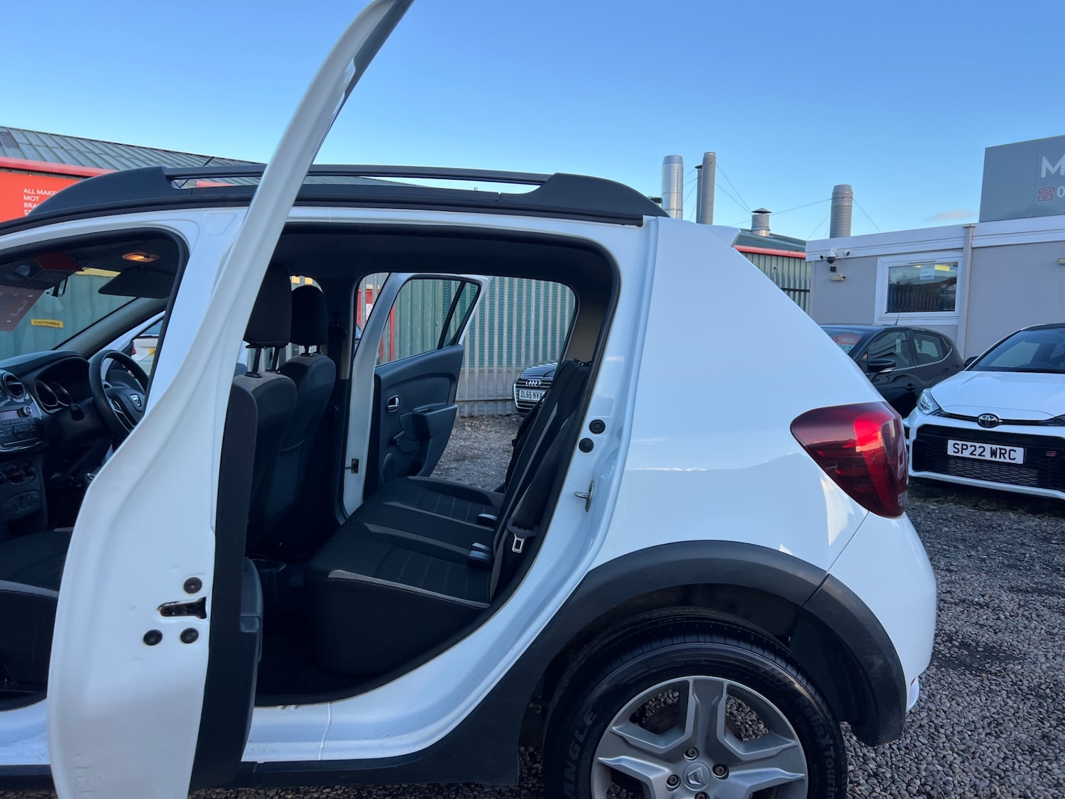 Used Dacia Sandero Stepway 2017 for sale - 76384137: Photo 18